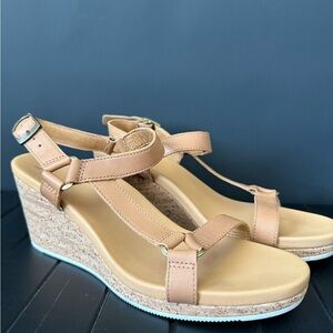 Teva Arrabelle universal wedge sandal size 10 EUC